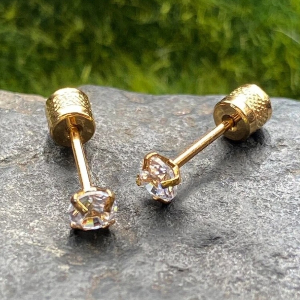 2 Pairs Of Screw Back Earrings - Picture 5 of 7